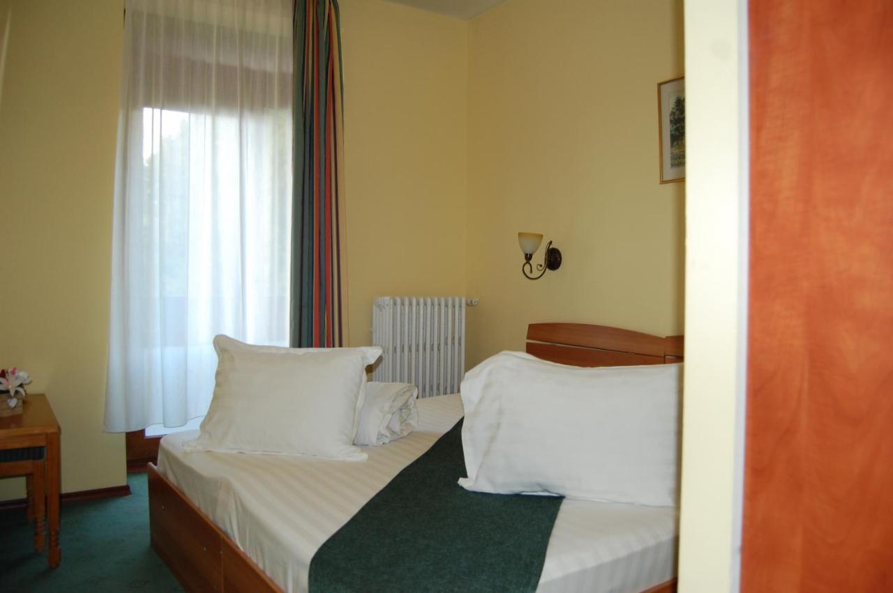 Hotel Bucegi Portile Regatului Hidegpatak Kültér fotó
